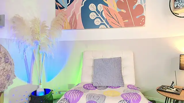 DivaFlamme online show from 10, 11, 2025