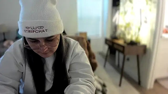 Alix Valentine online show from 14, 11, 2025