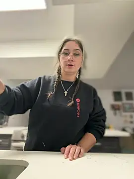 Alix Valentine online show from 19, 7, 2026