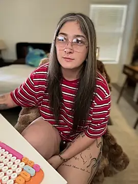 Alix Valentine online show from 28, 11, 2025