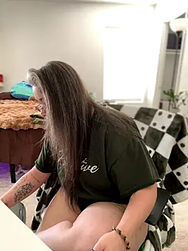 Alix Valentine online show from 8, 9, 2025