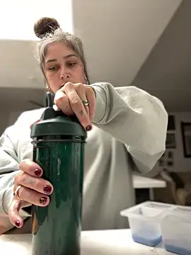 Alix Valentine online show from 12, 4, 2026