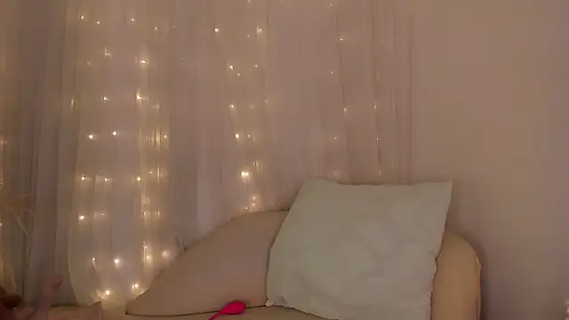 Snapshot of Violett030 chatting on 24, 11, 2025 Violett030 online show from 24, 11, 2025