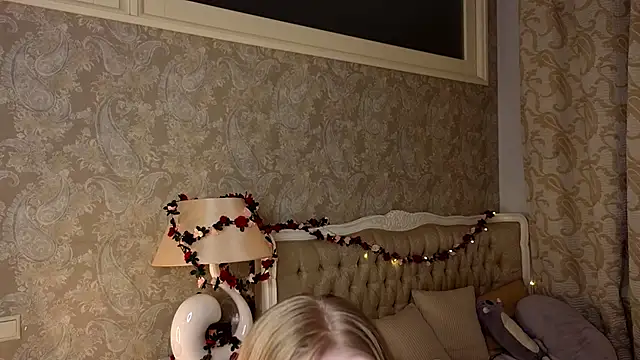 Emma Frosty online show from 23, 11, 2025