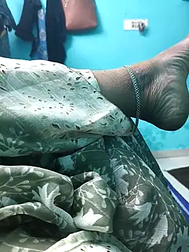 Snapshot of Villageanuty chatting on 10, 2, 2026 Villageanuty online show from 10, 2, 2026