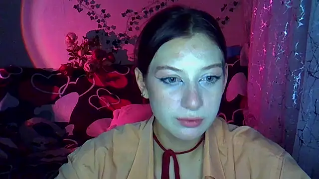 Lily Ember online show from 8, 11, 2025