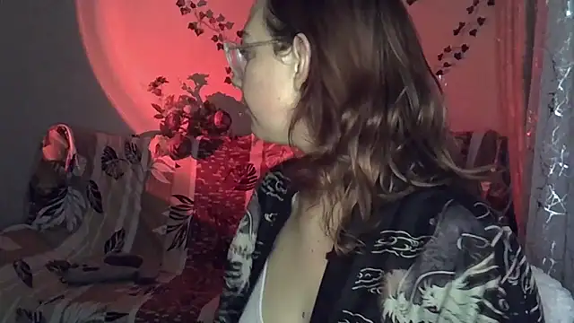 Lily Ember online show from 22, 11, 2025