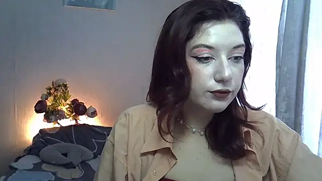 Lily Ember online show from 8, 10, 2025