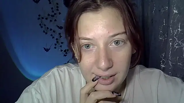 Lily Ember online show from 31, 10, 2025