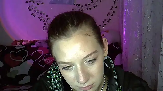 Lily Ember online show from 21, 11, 2025