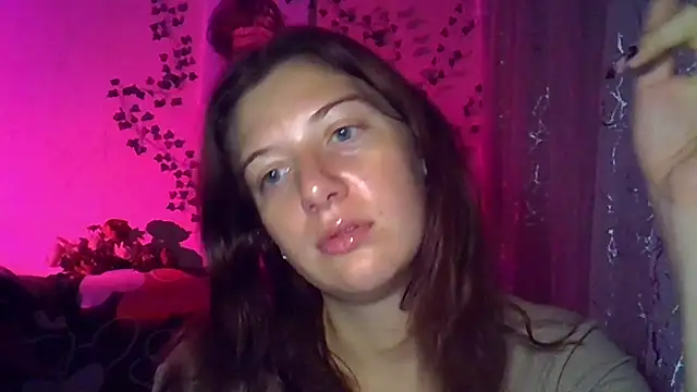 Lily Ember online show from 6, 11, 2025