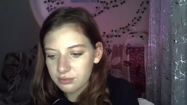 Lily Ember online show from 25, 11, 2025