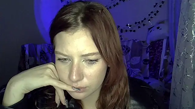 Lily Ember online show from 2, 12, 2025