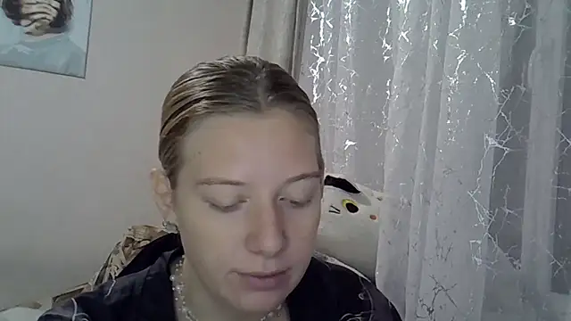 Lily Ember online show from 4, 10, 2025