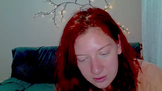 Lily Ember online show from 8, 2, 2026