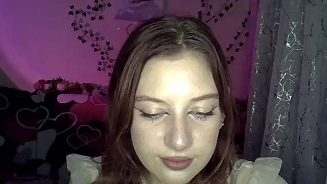 Lily Ember online show from 17, 11, 2025