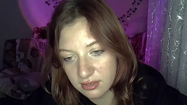 Lily Ember online show from 28, 11, 2025