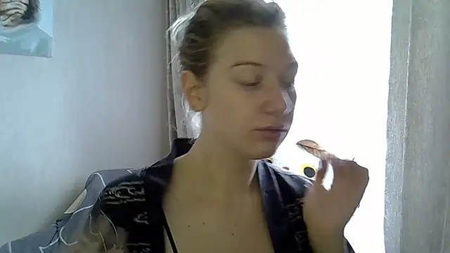 Lily Ember online show from 3, 10, 2025