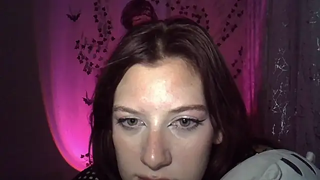 Lily Ember online show from 24, 10, 2025