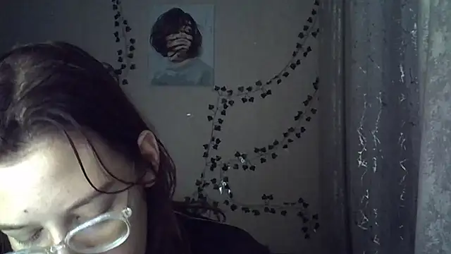 Lily Ember online show from 21, 10, 2025