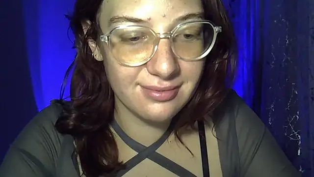 Lily Ember online show from 25, 10, 2025