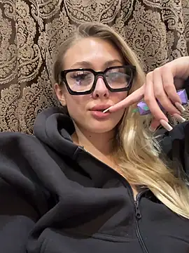 ChristyMarshall online show from 28, 10, 2025