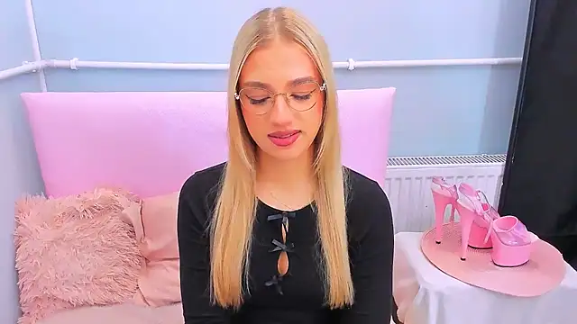 EvetteRose online show from 10, 1, 2026