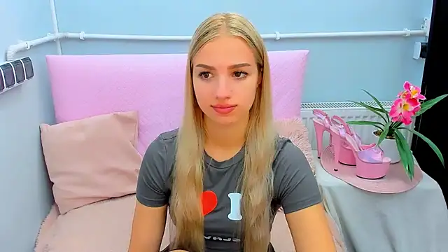 EvetteRose online show from 14, 9, 2025