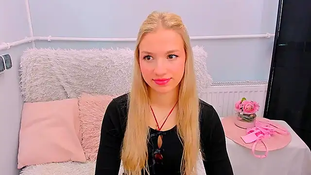 EvetteRose online show from 13, 4, 2026