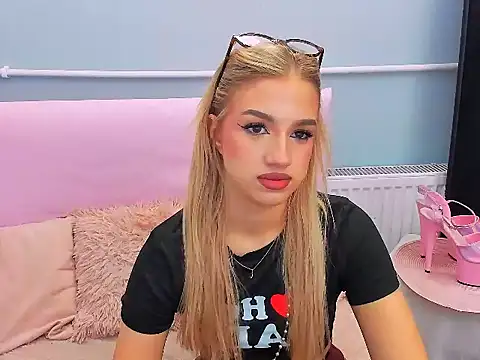 EvetteRose online show from 20, 12, 2025