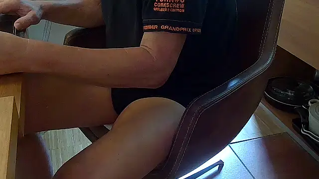 Snapshot of Unique_X_perience chatting on 6, 10, 2025 Unique X perience online show from 6, 10, 2025