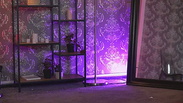 AlmaVelia online show from 14, 9, 2025