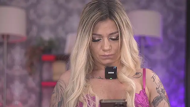 Snapshot of AlmaVelia chatting on 2, 2, 2026 AlmaVelia online show from 2, 2, 2026