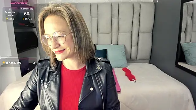 Snapshot of Charlot_milf chatting on 9, 2, 2026 Charlot milf online show from 9, 2, 2026