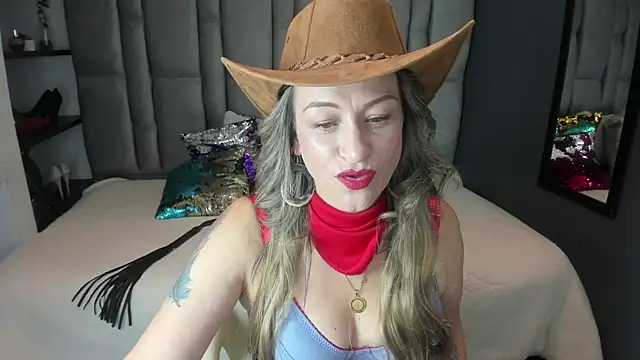 Charlot milf online show from 31, 10, 2025