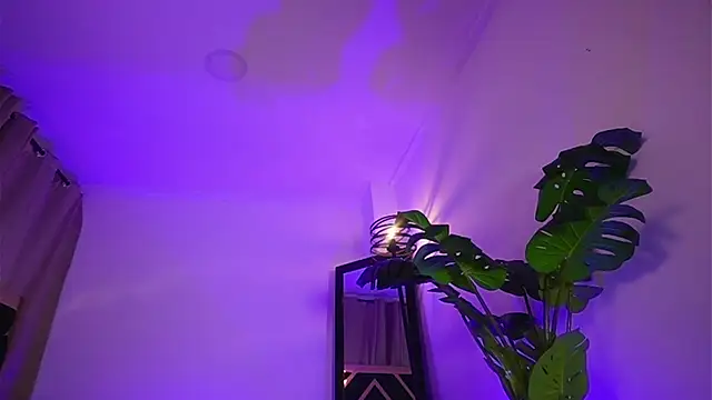 Snapshot of laauuraa1 chatting on 15, 7, 2026 laauuraa1 online show from 15, 7, 2026