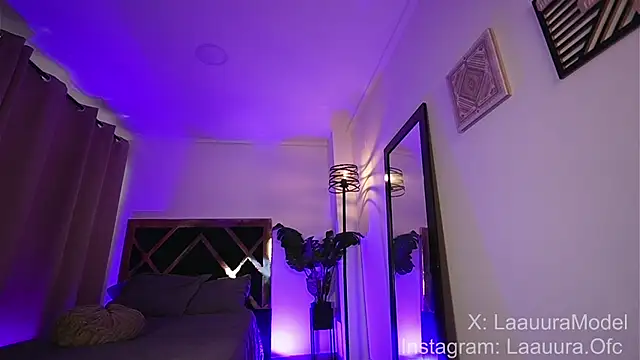 laauuraa1 online show from 17, 10, 2025