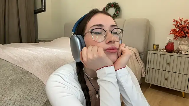 Kelly Berry   online show from 27, 2, 2026