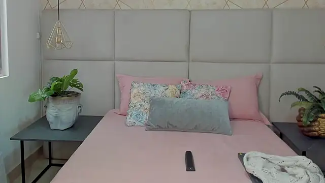 SamayRyann online show from 15, 4, 2026