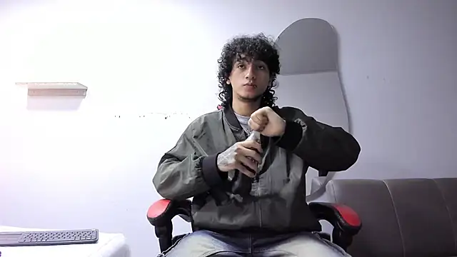 Snapshot of JackesTaylor chatting on 15, 12, 2025 JackesTaylor online show from 15, 12, 2025