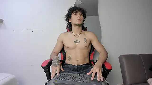 Snapshot of JackesTaylor chatting on 13, 11, 2025 JackesTaylor online show from 13, 11, 2025