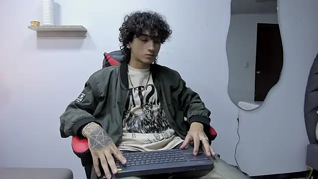 Snapshot of JackesTaylor chatting on 20, 10, 2025 JackesTaylor online show from 20, 10, 2025