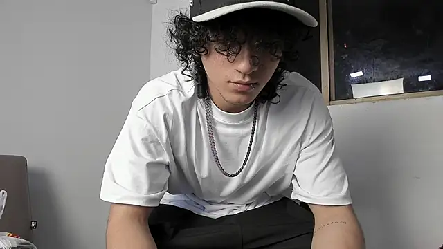 Snapshot of JackesTaylor chatting on 28, 11, 2025 JackesTaylor online show from 28, 11, 2025