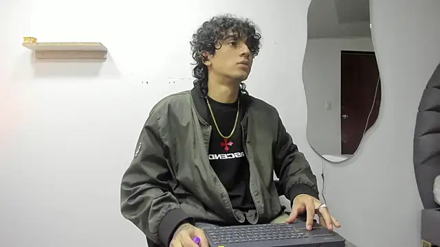 Snapshot of JackesTaylor chatting on 23, 10, 2025 JackesTaylor online show from 23, 10, 2025