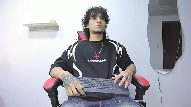 Snapshot of JackesTaylor chatting on 9, 11, 2025 JackesTaylor online show from 9, 11, 2025