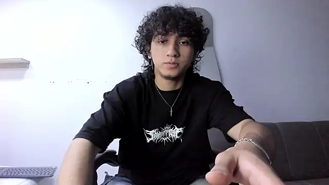 Snapshot of JackesTaylor chatting on 19, 12, 2025 JackesTaylor online show from 19, 12, 2025