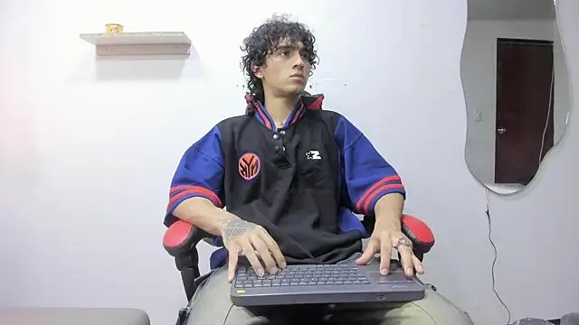 Snapshot of JackesTaylor chatting on 25, 10, 2025 JackesTaylor online show from 25, 10, 2025