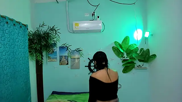 eladyrous98 online show from 10, 10, 2025