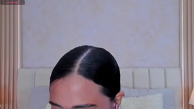 ZOEBARLOWE online show from 2, 11, 2025