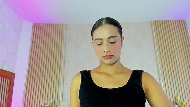 ZOEBARLOWE online show from 6, 10, 2025